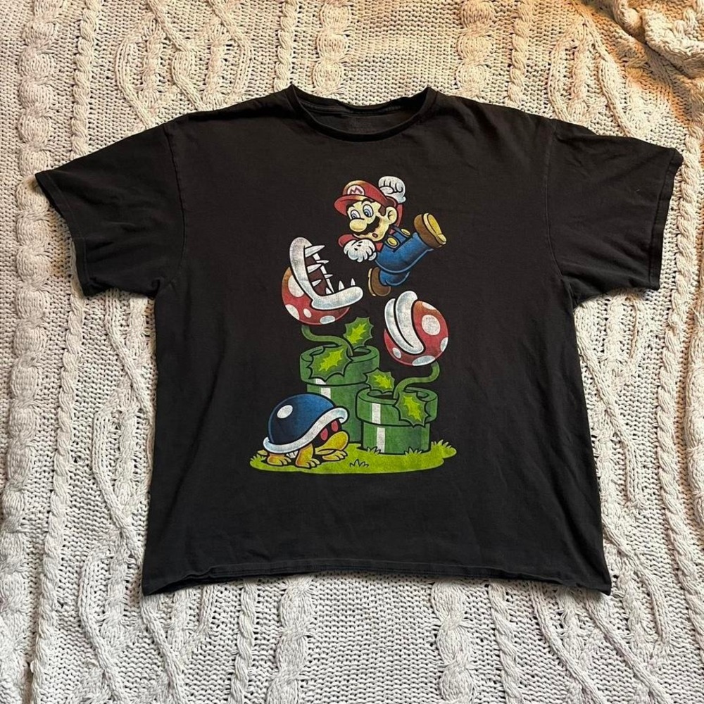 2000s Super Mario black cotton t-shirt